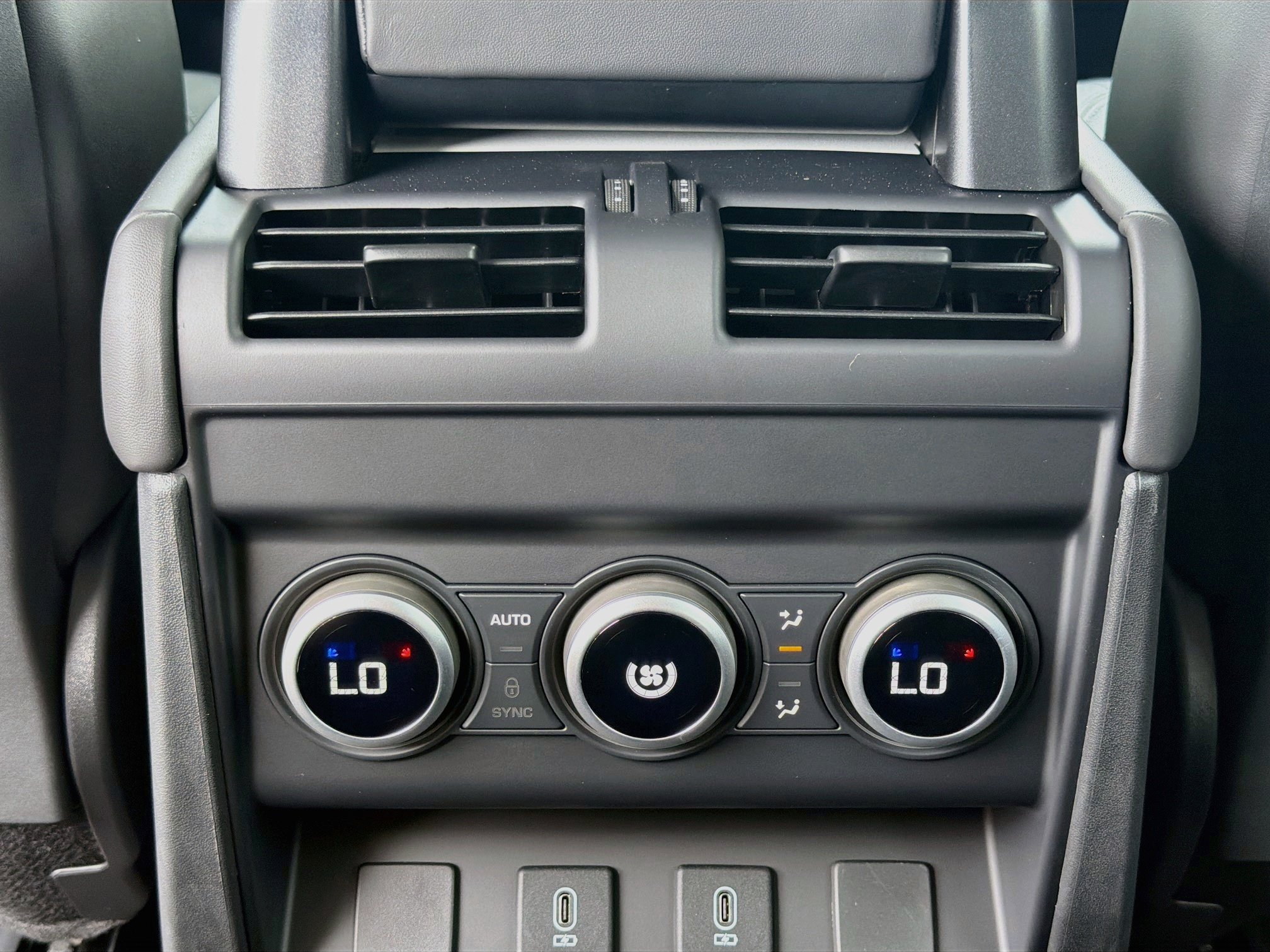 New 2026 Land Rover Defender 110 S AWD/4WD image 20