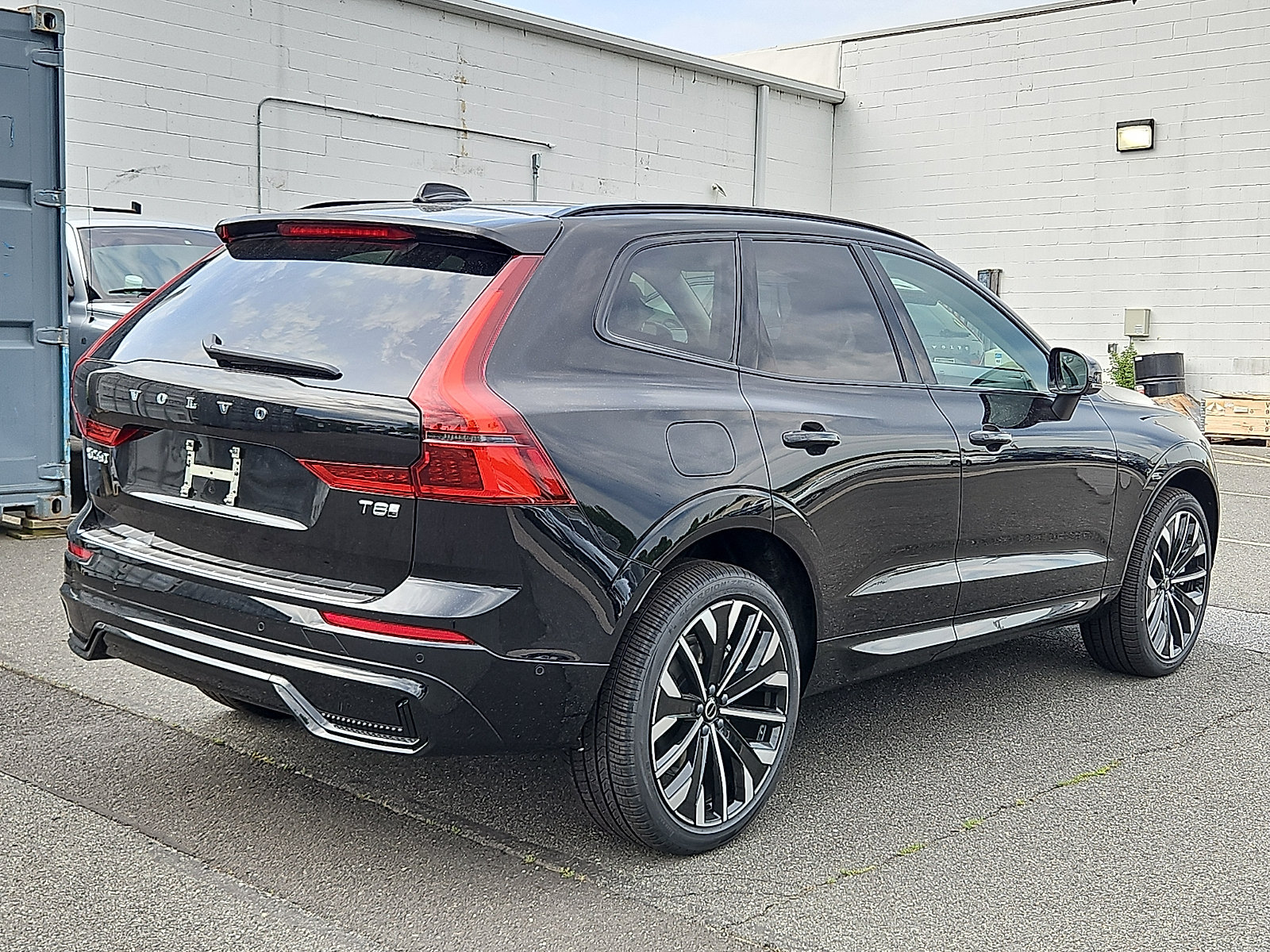 New 2026 Volvo XC60 T8 Ultra w/ Protection Package Premier AWD/4WD image 6
