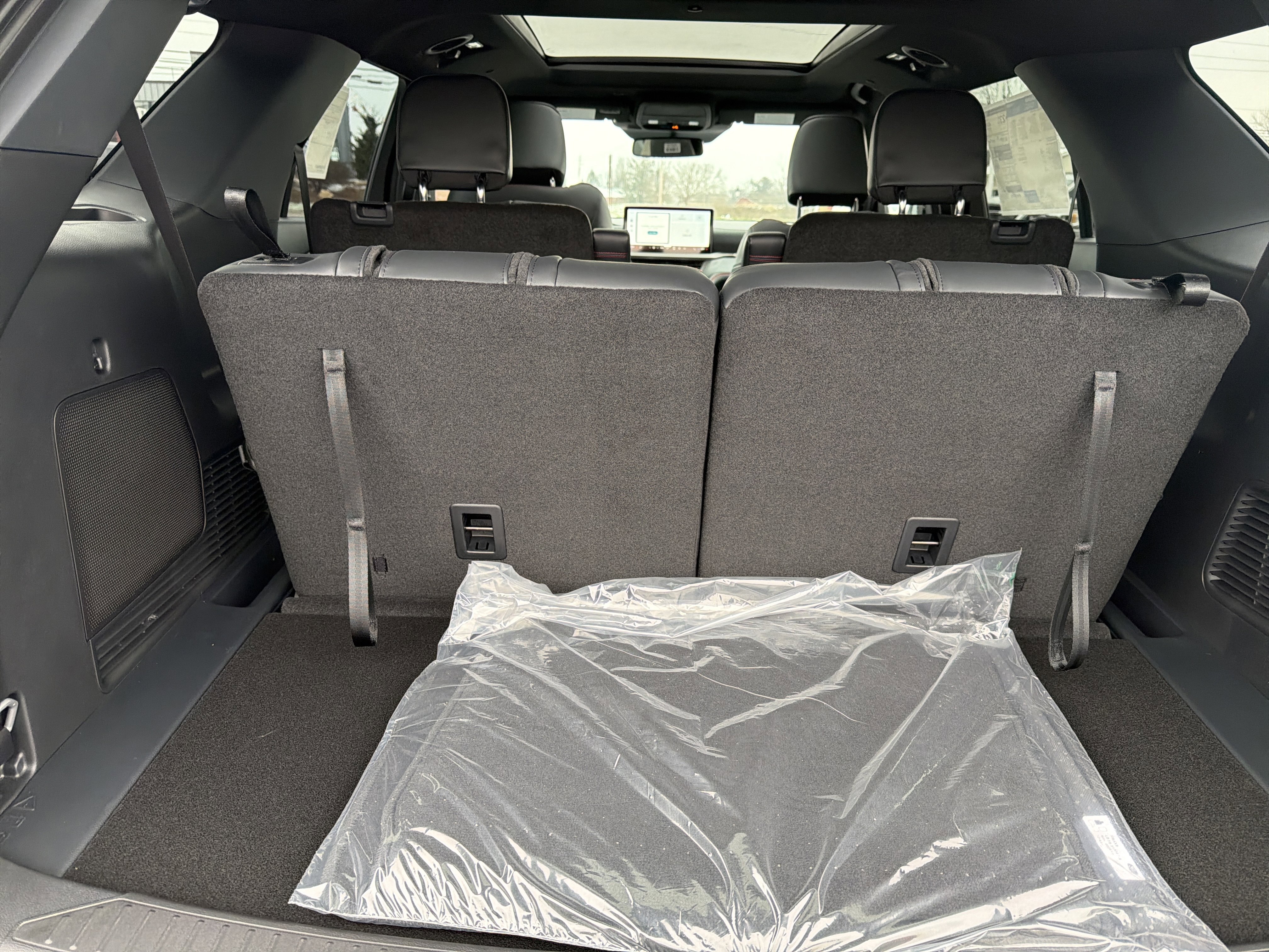 New 2026 Ford Explorer ST-Line w/ ST-Line Street Pack image 5