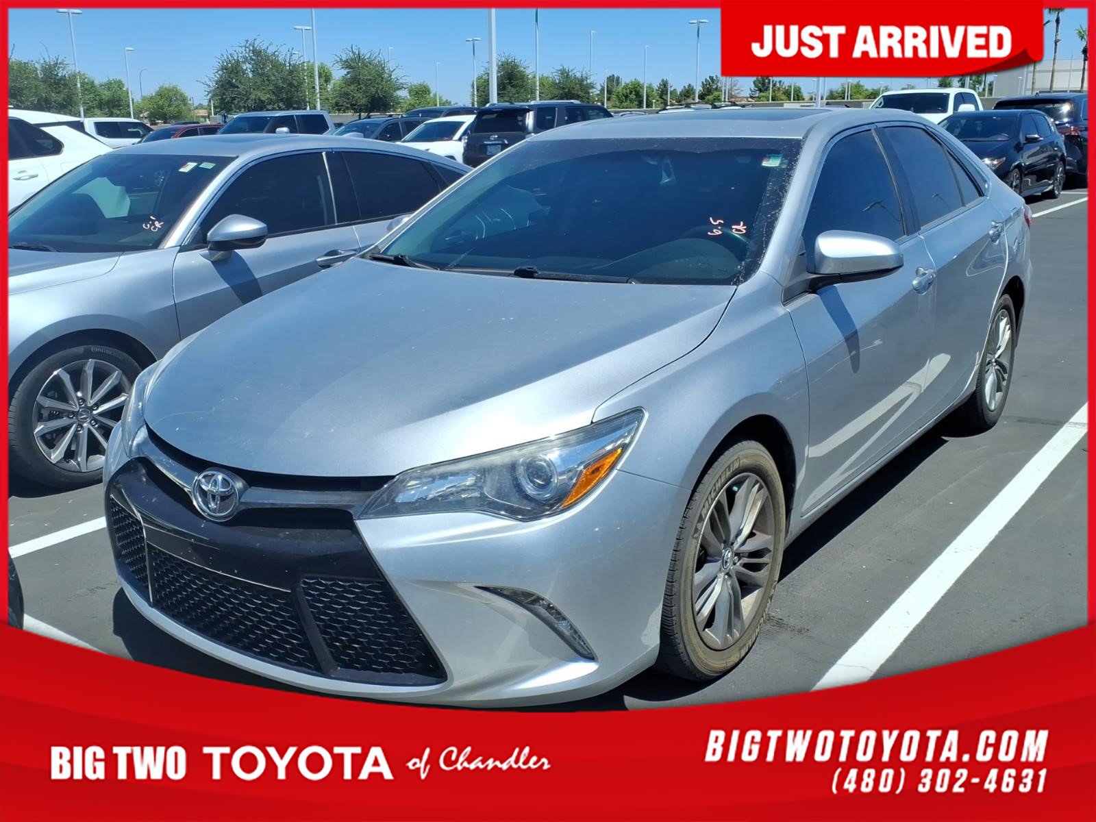 Used 2015 Toyota Camry SE w/ Moonroof Package FWD image 1