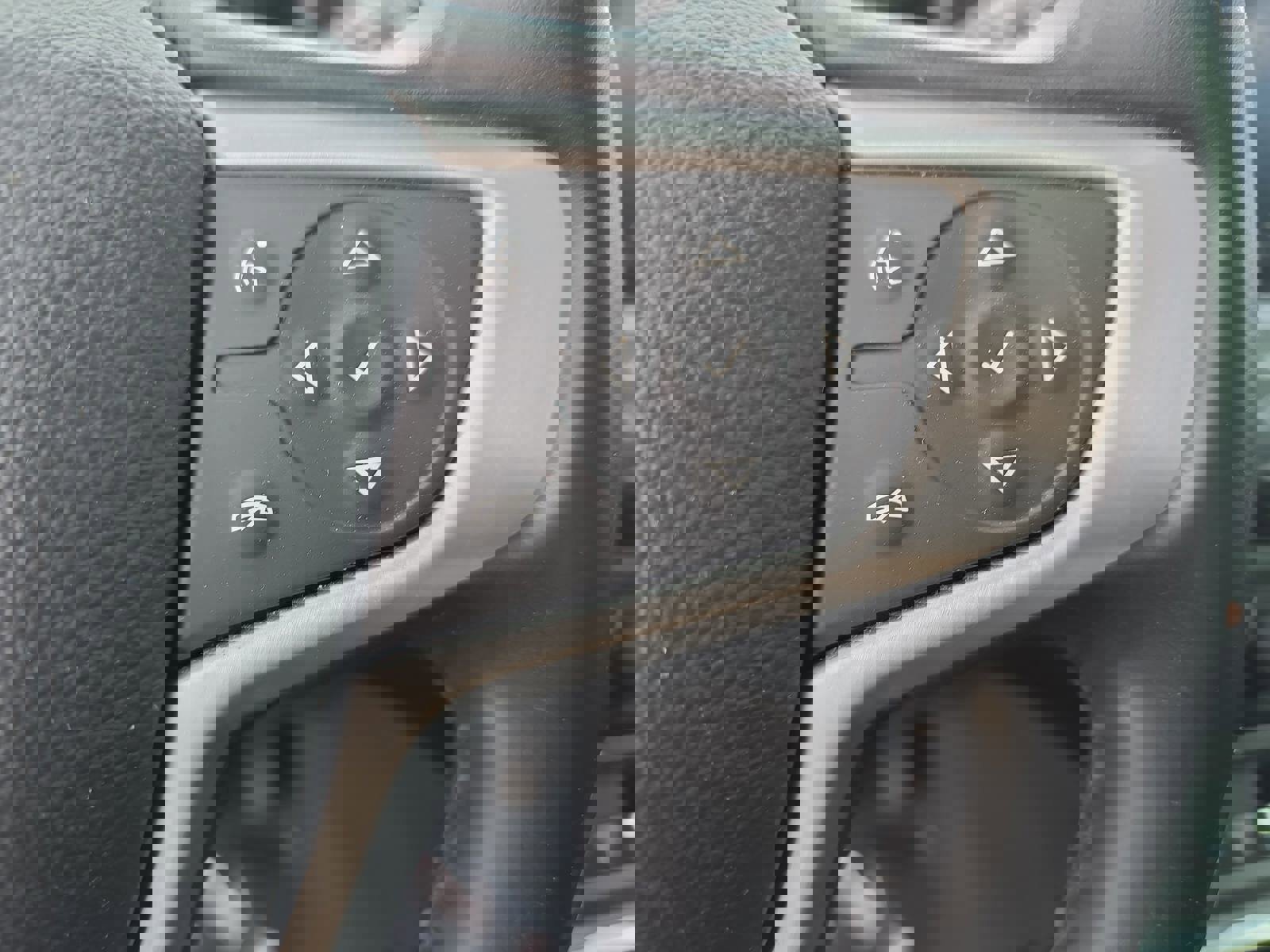 Used 2021 GMC Terrain SLE w/ Driver Convenience Package image 20