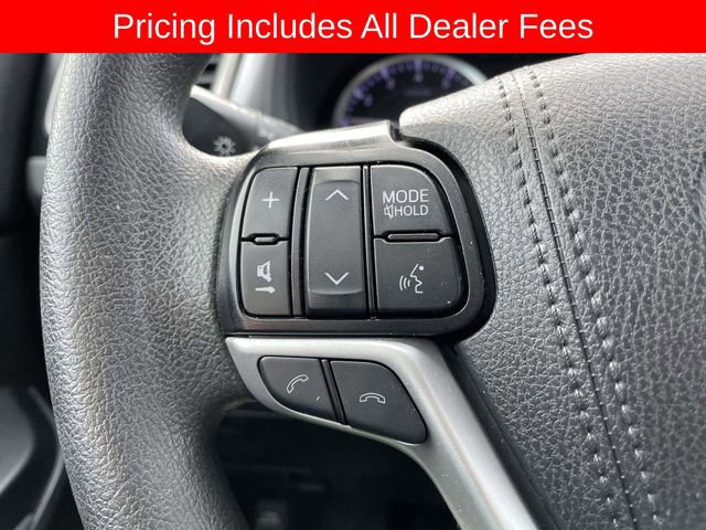 Used 2019 Toyota Highlander LE AWD/4WD image 25