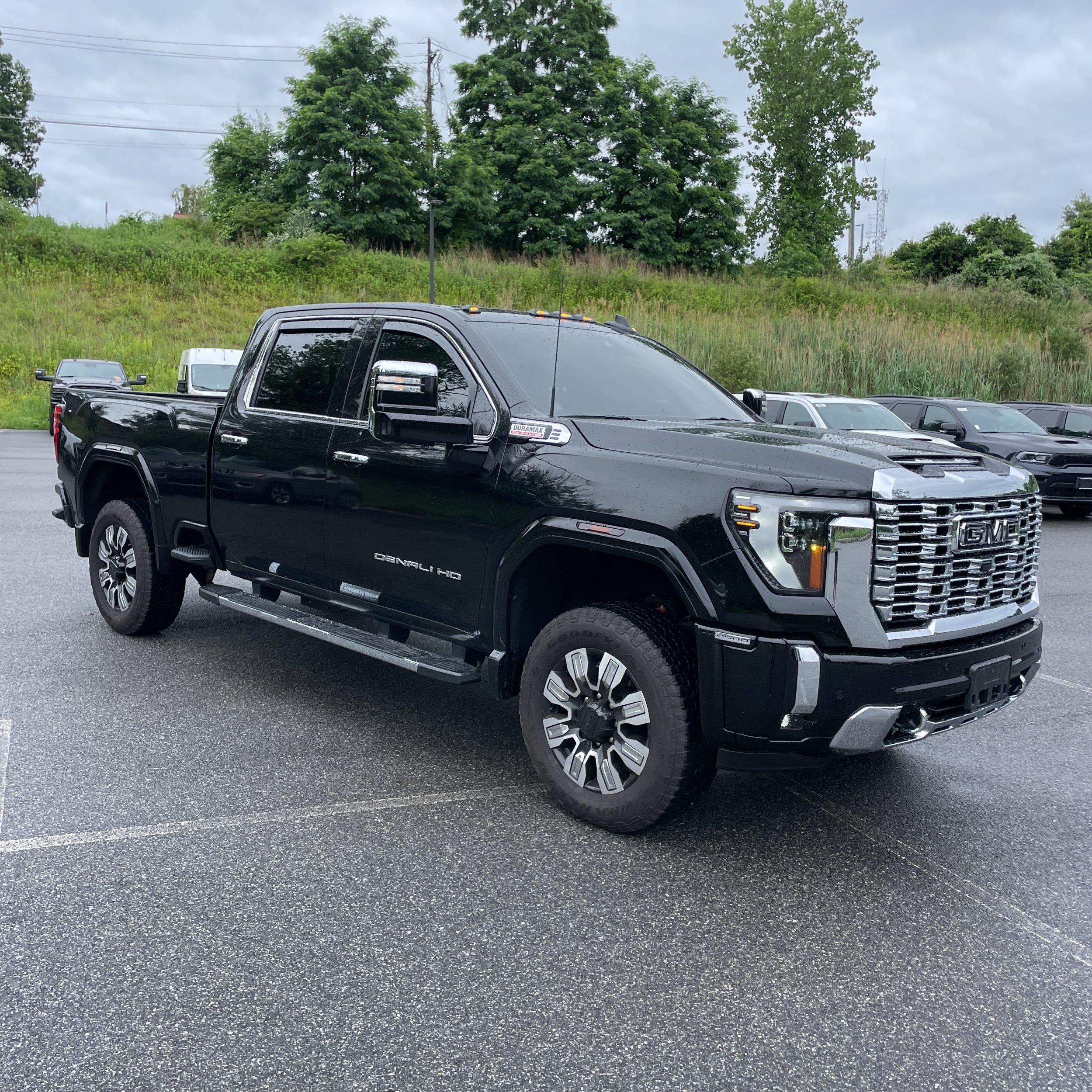Used 2024 GMC Sierra 2500 Denali AWD/4WD image 3