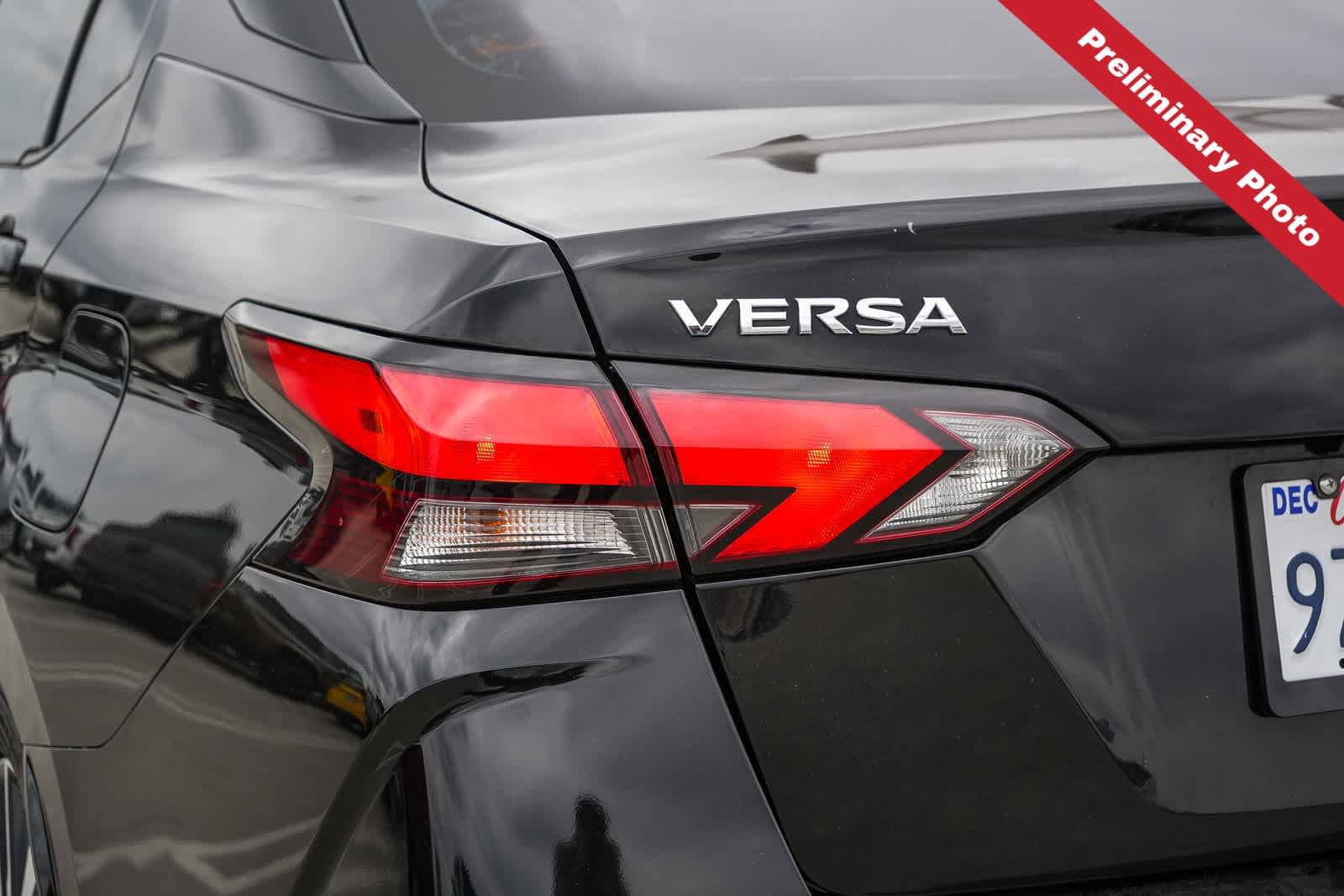 Used 2021 Nissan Versa SV FWD image 9