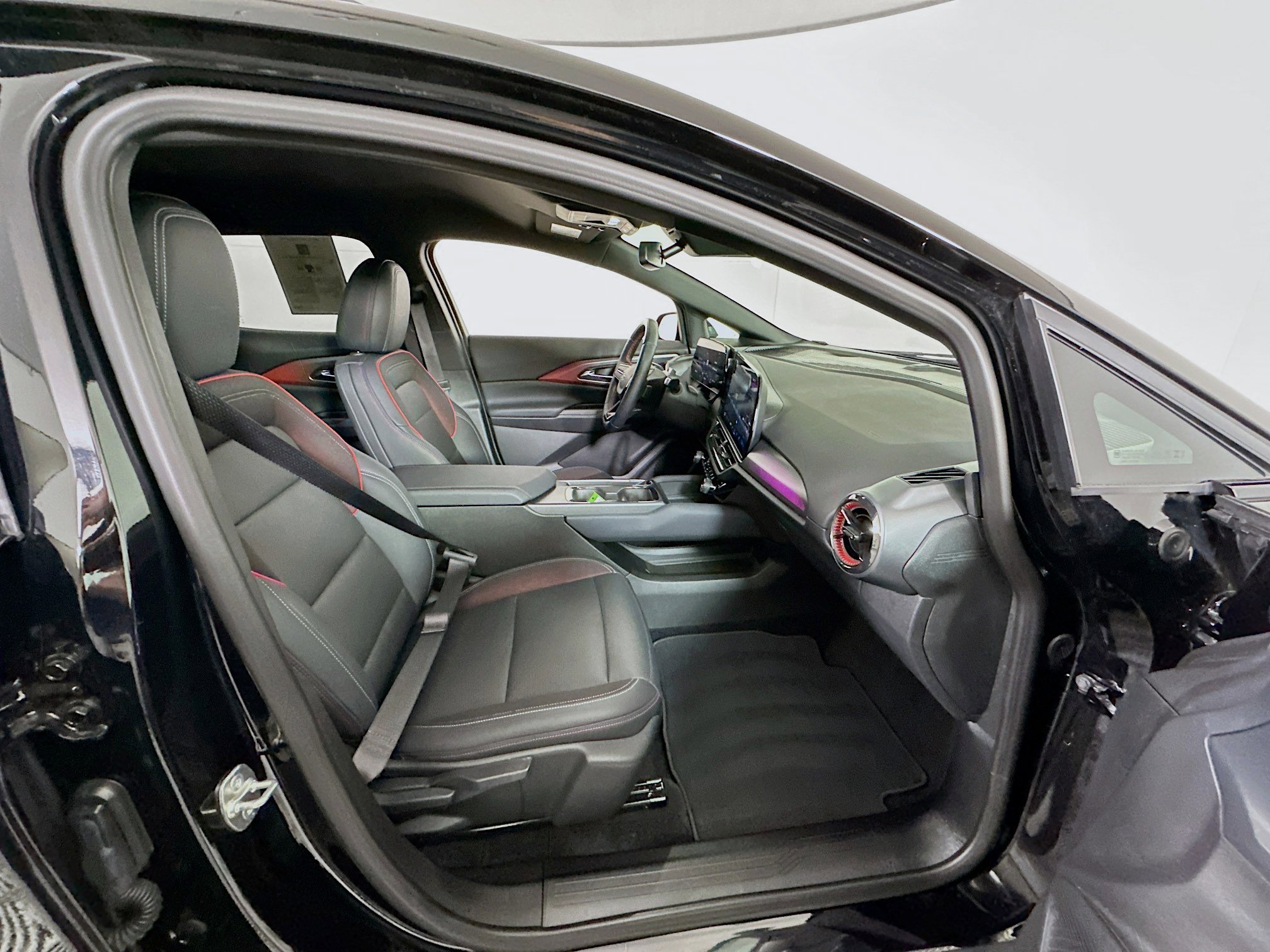 Used 2024 Chevrolet Equinox EV RS FWD image 33