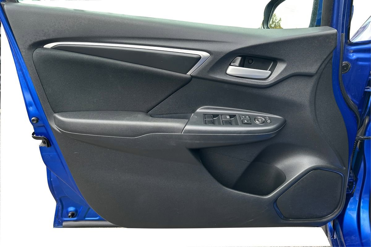 Used 2018 Honda Fit LX image 18