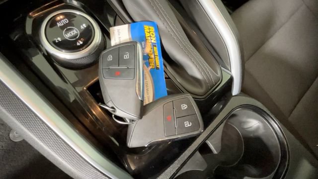 Used 2025 Chevrolet Colorado Trail Boss AWD/4WD image 29