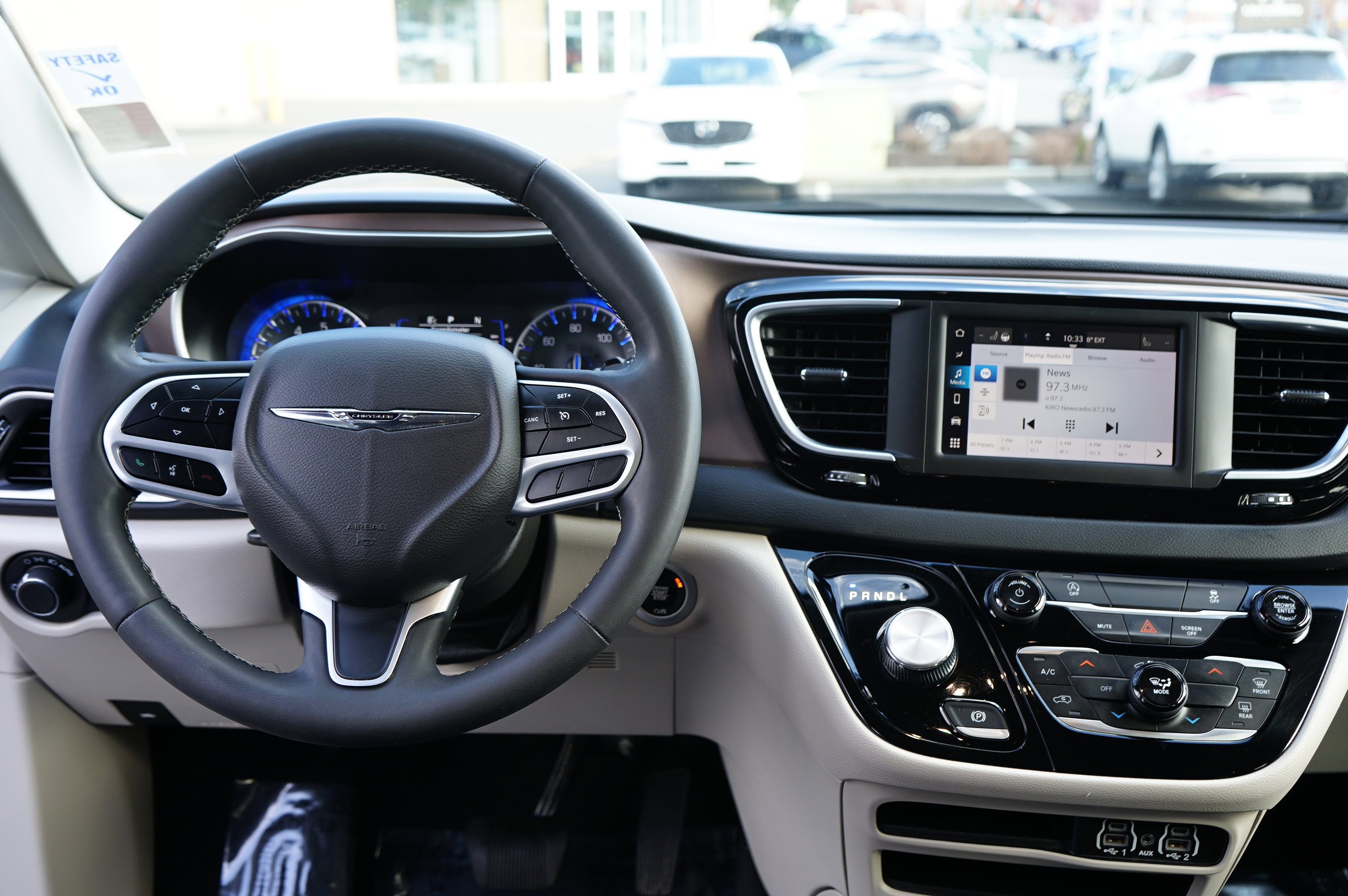 Used 2023 Chrysler Voyager LX image 20