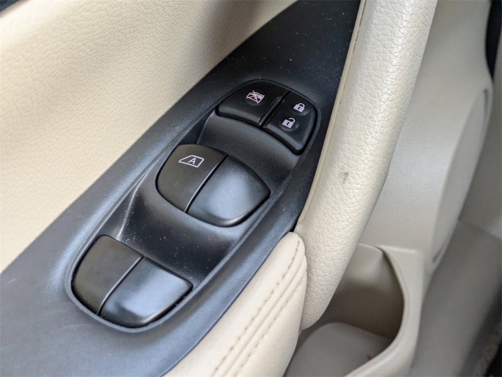 Used 2015 Nissan Rogue SL w/ SL Premium Package image 26