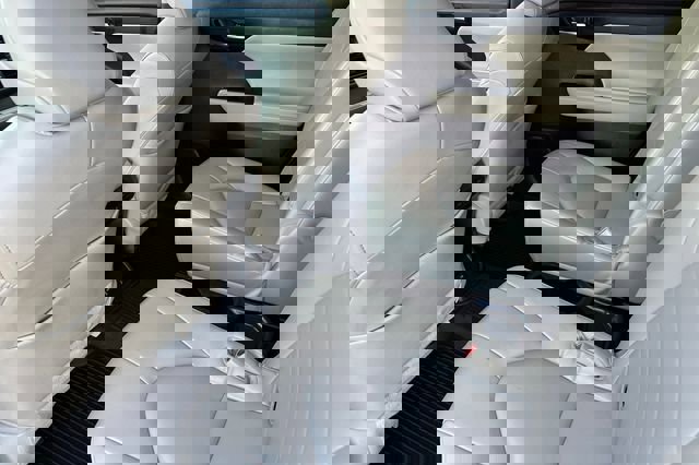 Used 2022 Toyota Highlander XLE AWD/4WD image 14