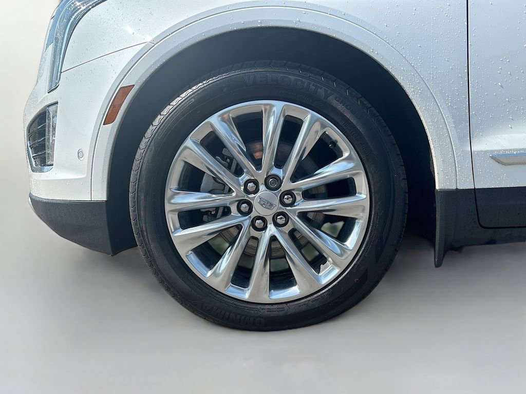 Used 2017 Cadillac XT5 Platinum w/ Driver Assist Package AWD/4WD image 12