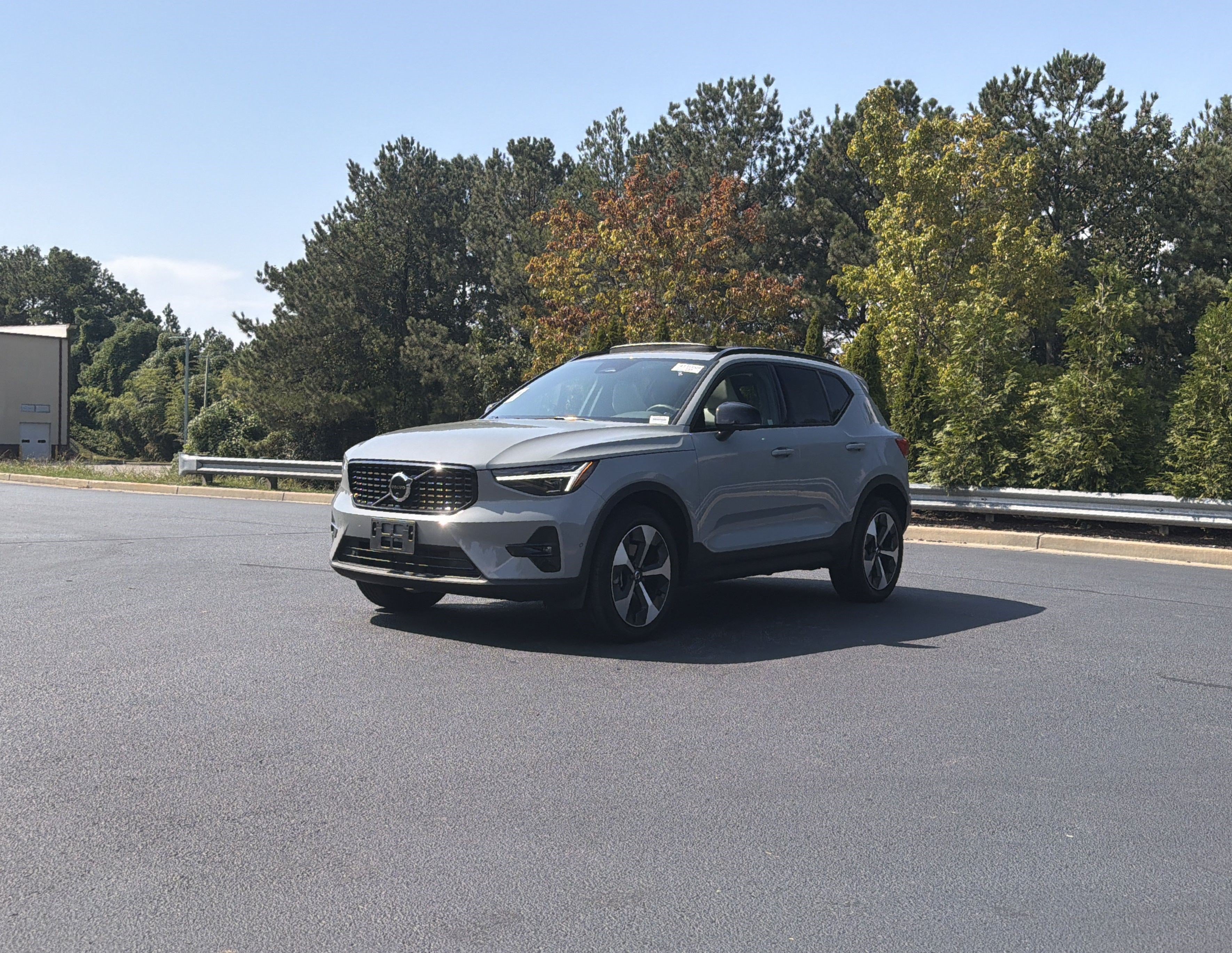 Used 2025 Volvo XC40 B5 Plus w/ Protection Package Premier AWD/4WD image 13