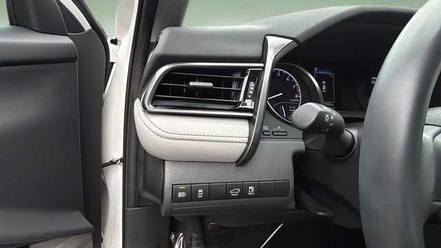 Used 2022 Toyota Camry SE w/ Convenience Package FWD image 21