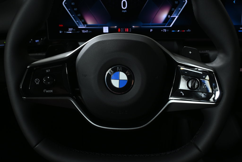 Used 2026 BMW 530i xDrive w/ Premium Package AWD/4WD image 19