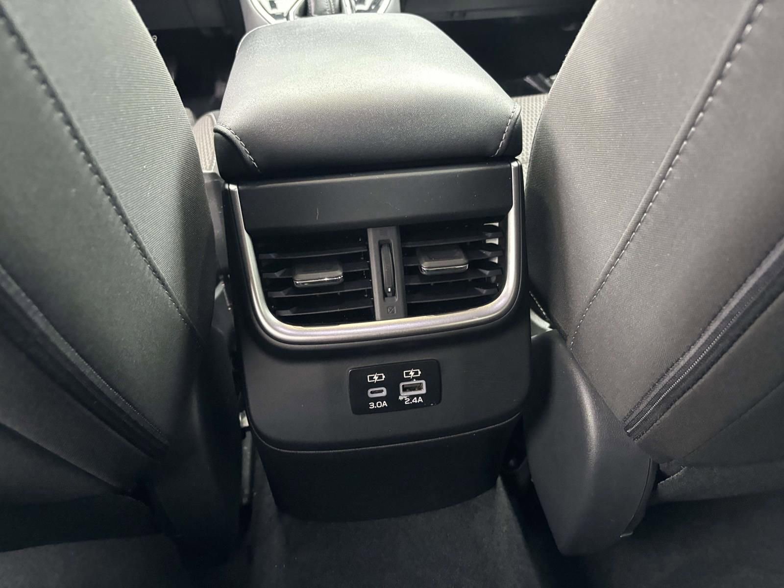 Used 2023 Subaru Outback Premium image 33