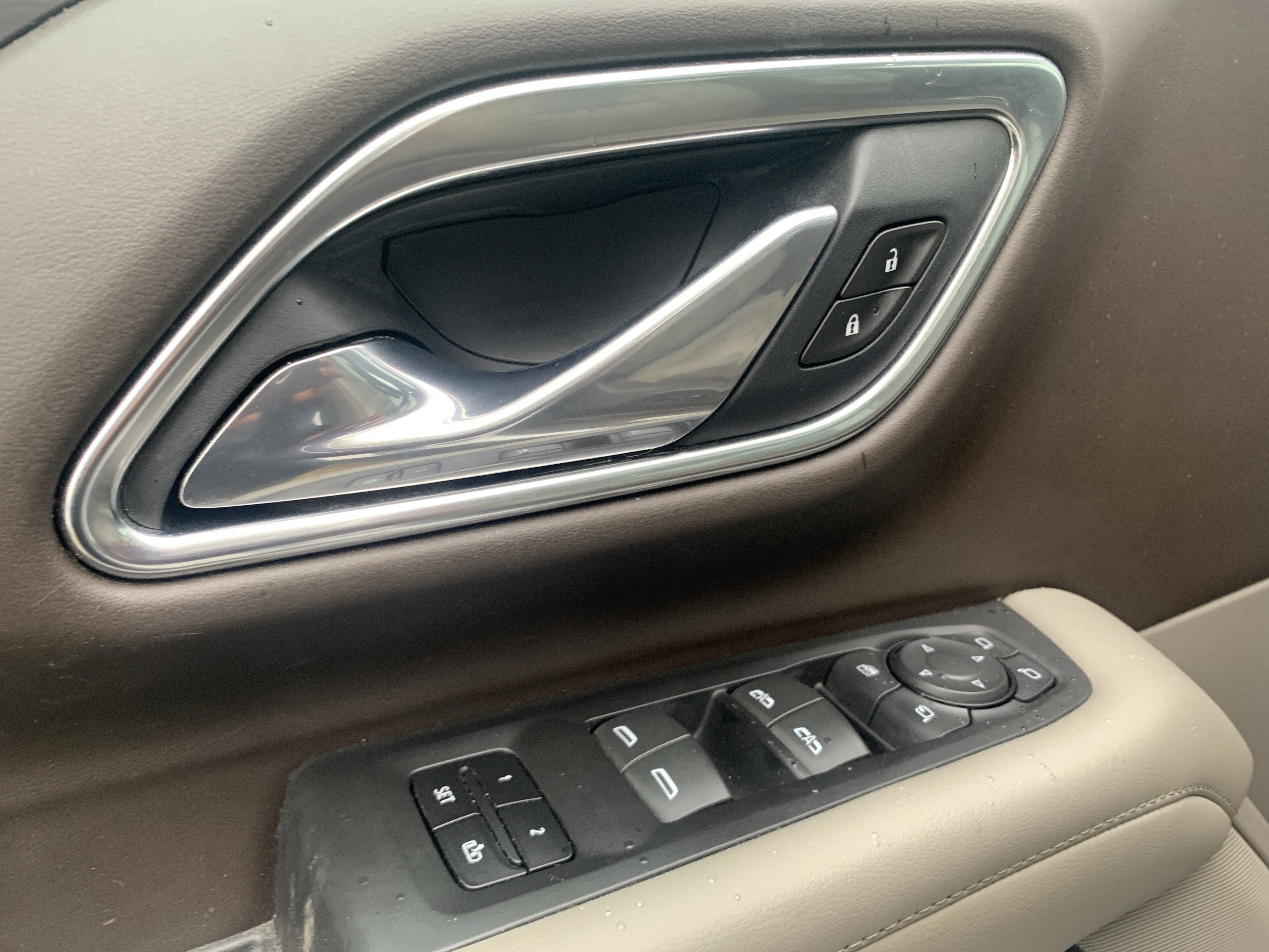 Used 2021 Chevrolet Tahoe Z71 w/ Z71 Off-Road Package image 15