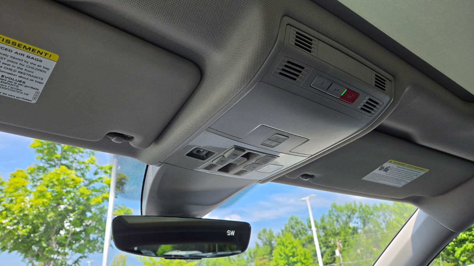 Certified 2023 Volkswagen Tiguan SE w/ Panoramic Sunroof Package FWD image 38