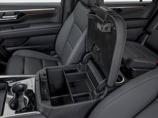New 2027 Chevrolet Suburban LT AWD/4WD image 10