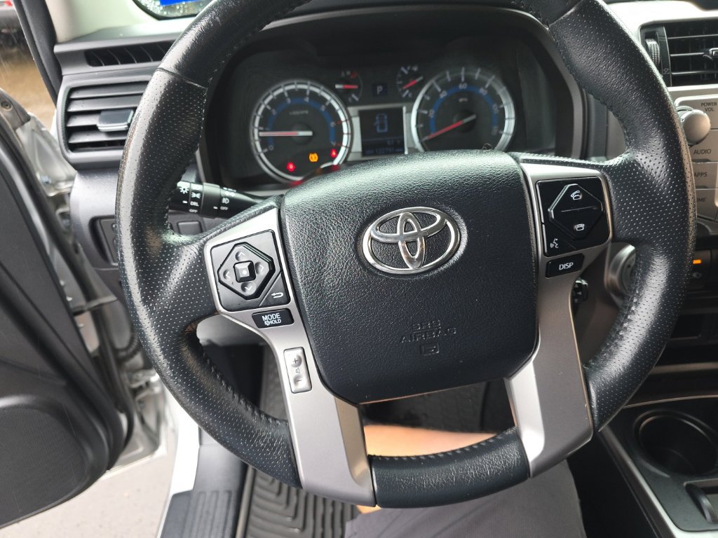 Used 2018 Toyota 4Runner SR5 AWD/4WD image 16