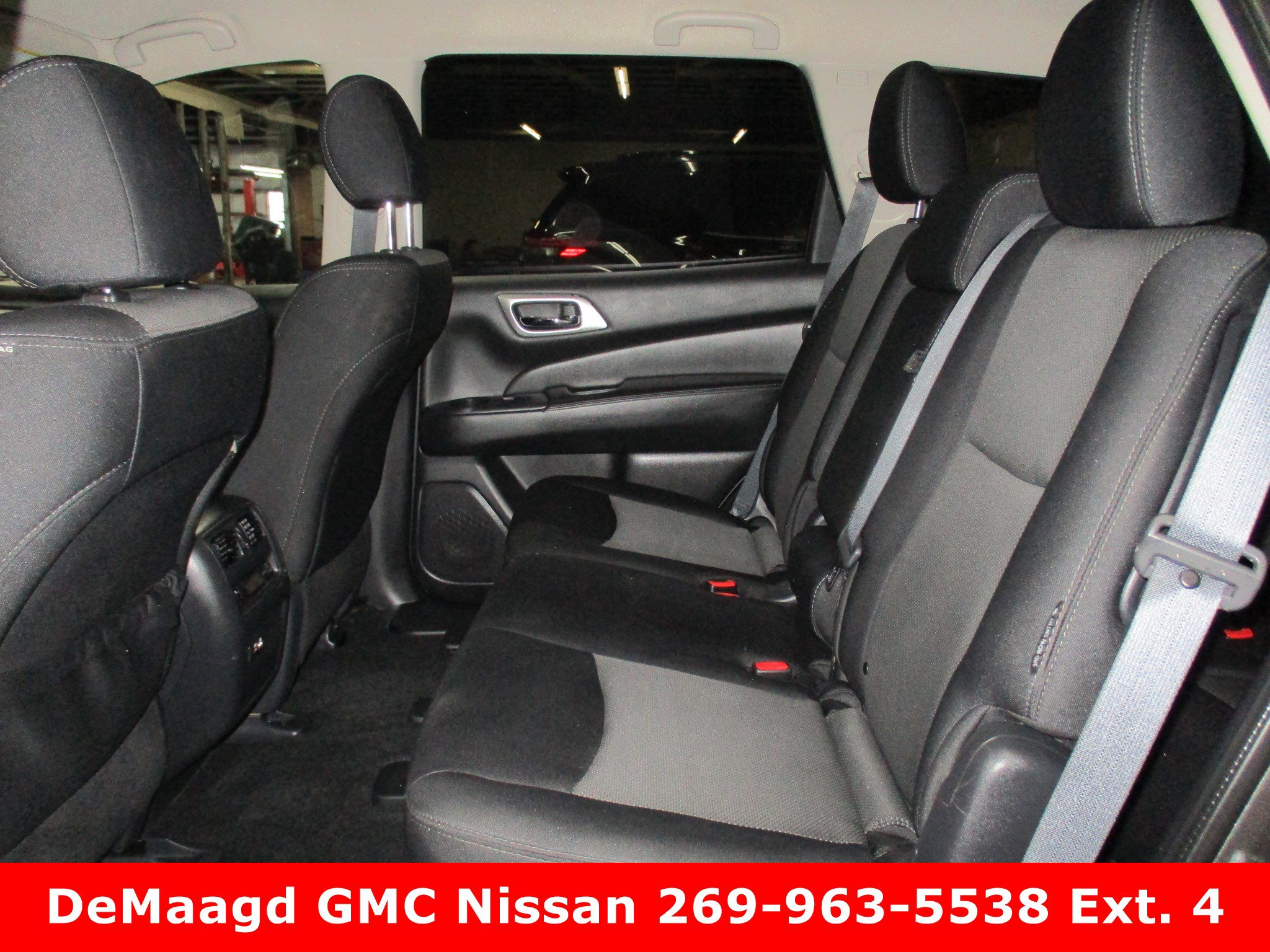 Used 2019 Nissan Pathfinder S image 25