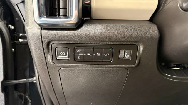 Used 2026 GMC Hummer EV SUV AWD/4WD image 36