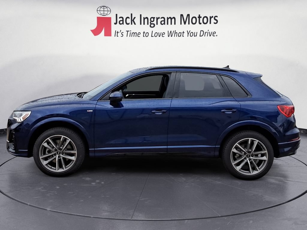 Used 2025 Audi Q3 2.0T Premium w/ Convenience Package AWD/4WD image 2