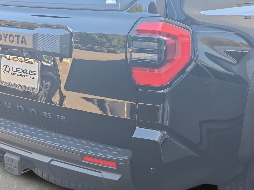 Used 2025 Toyota 4Runner TRD Off-Road Premium w/ Tow Technology Package AWD/4WD image 37