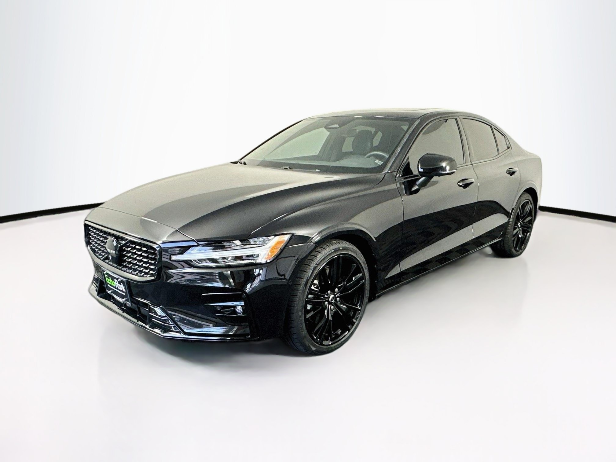 Used 2024 Volvo S60 B5 Plus w/ Protection Package Premier FWD image 3