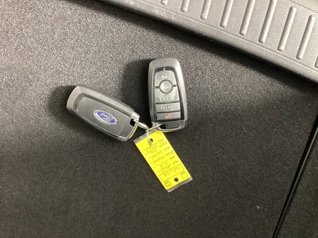 Used 2023 Ford Explorer Limited w/ Limited Technology Package image 38