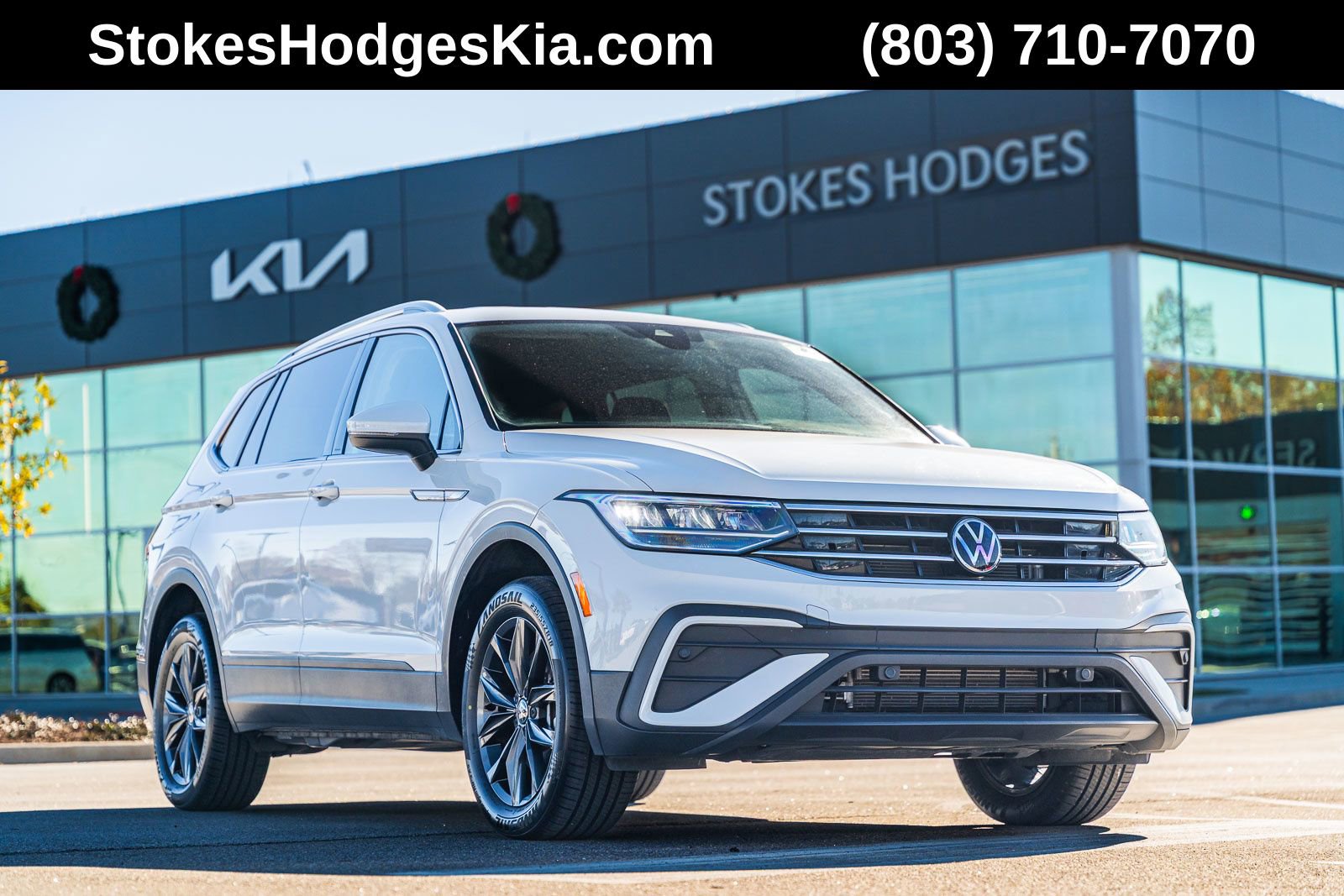 Used 2023 Volkswagen Tiguan SE image 1