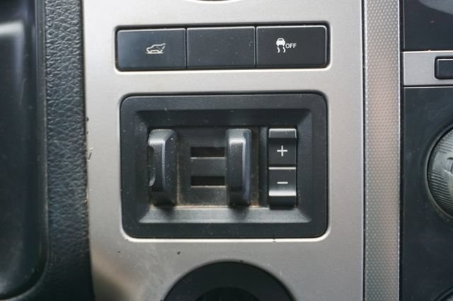Used 2017 Ford Expedition EL XLT w/ Equipment Group 201A RWD image 15