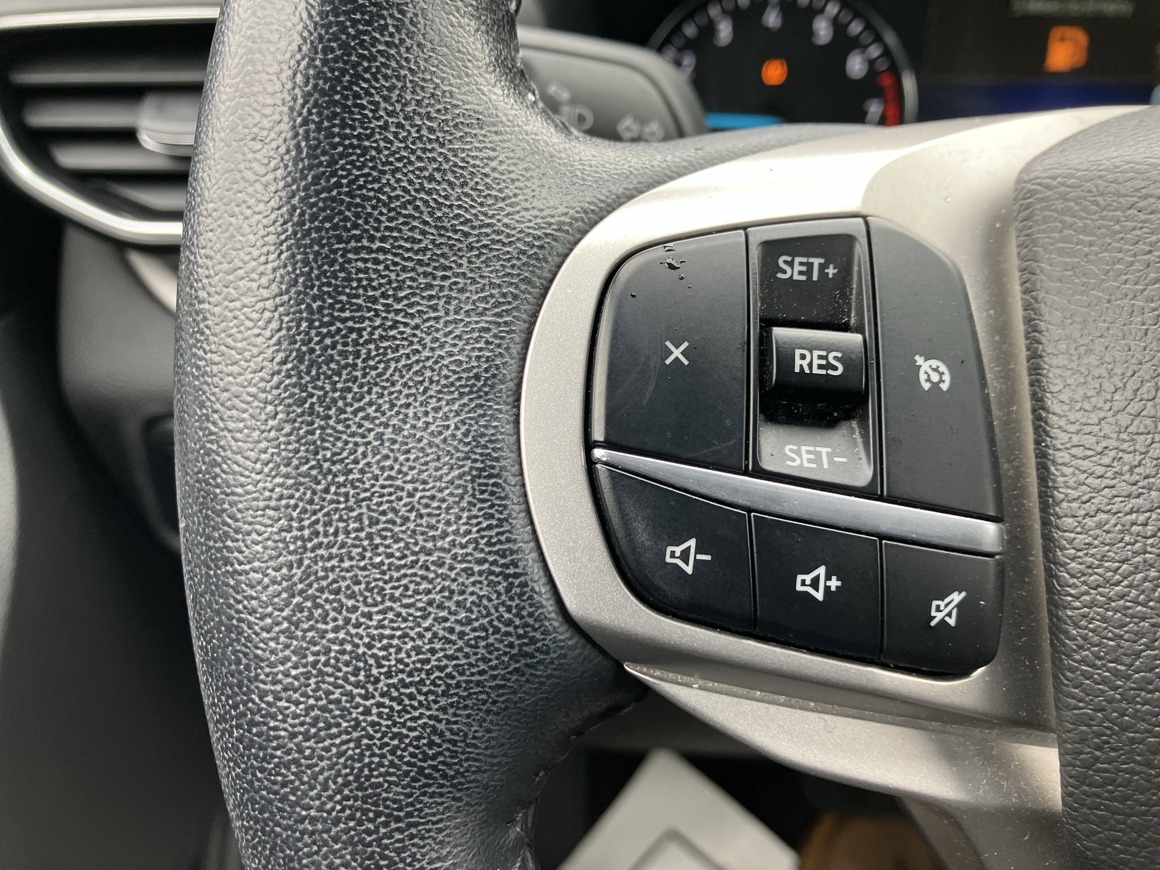 Certified 2022 Ford Explorer XLT w/ Equipment Group 202A image 28