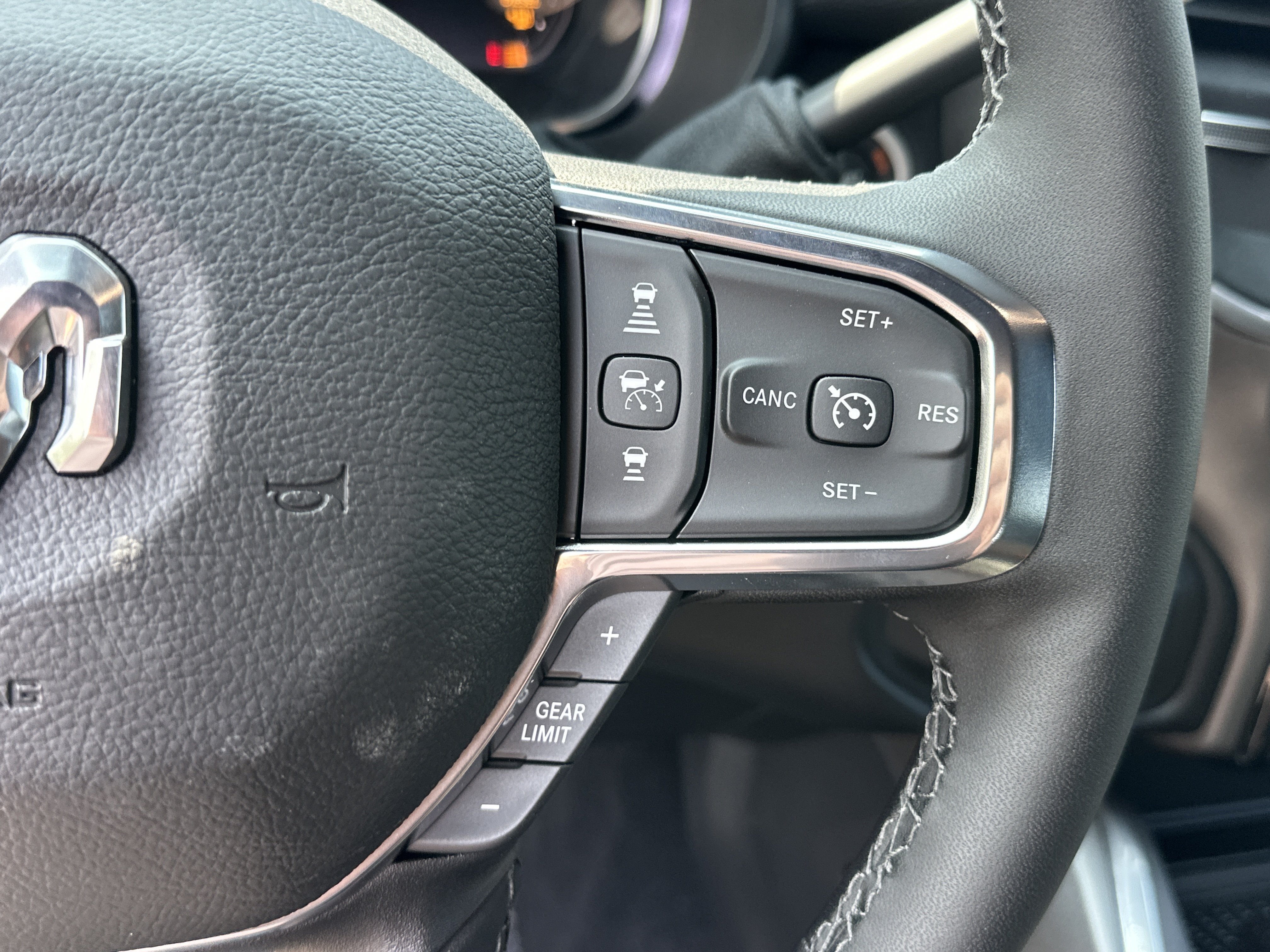 New 2026 RAM 3500 Laramie AWD/4WD image 10
