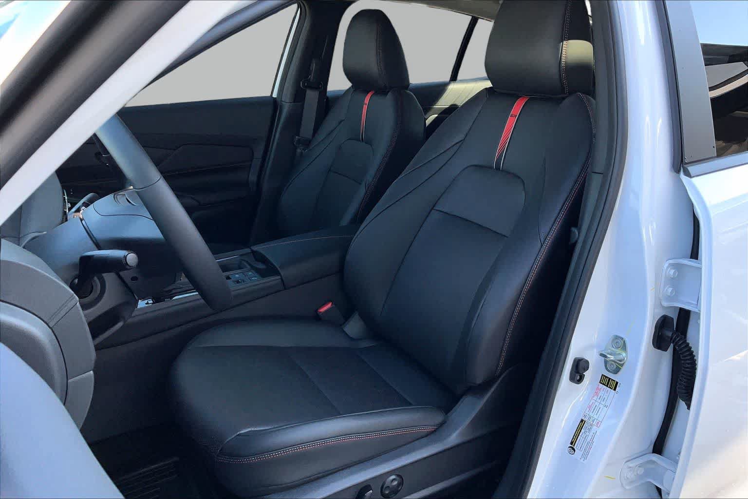 New 2026 Nissan Sentra SR FWD image 9