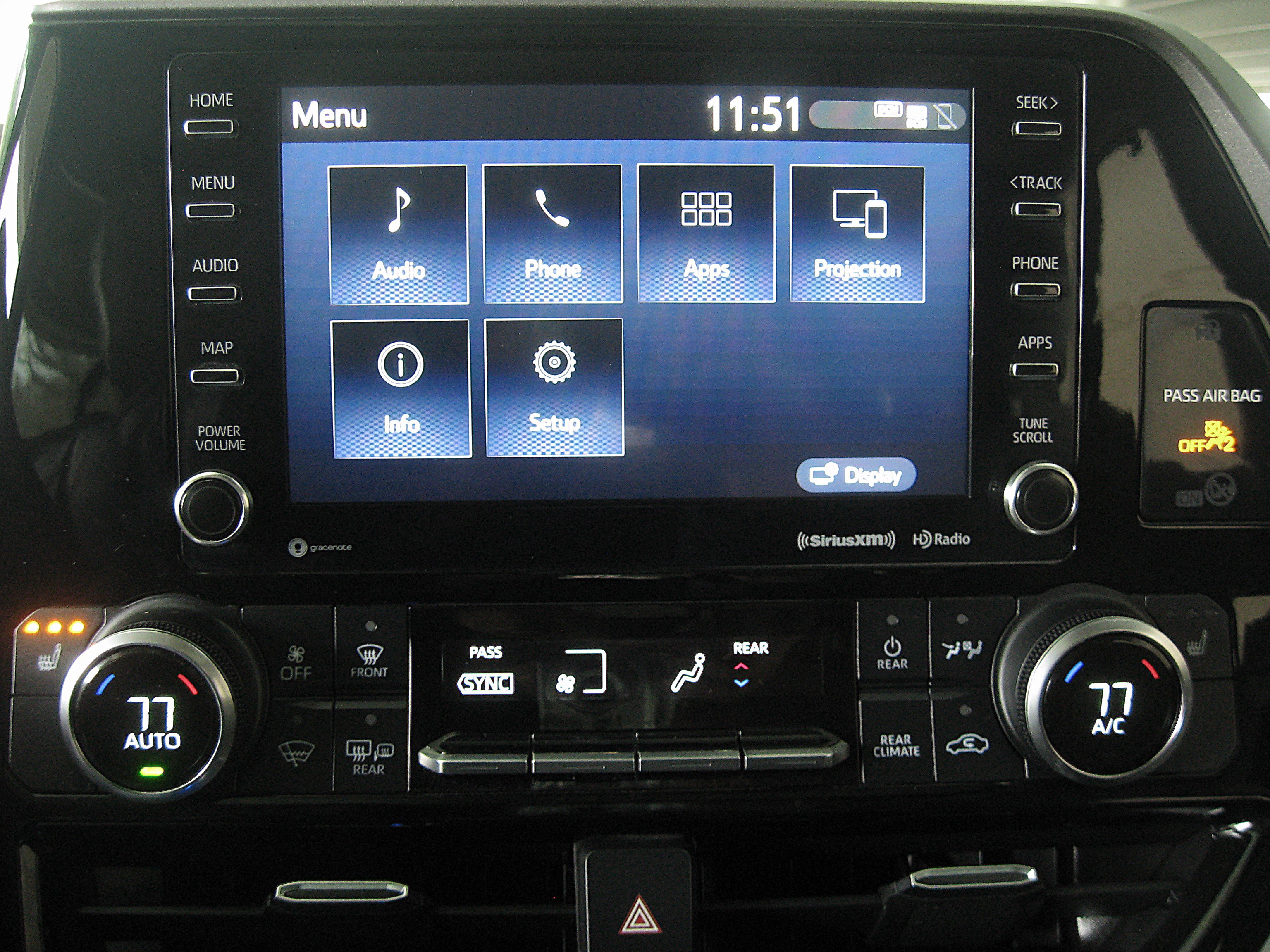 Used 2022 Toyota Highlander XLE image 17