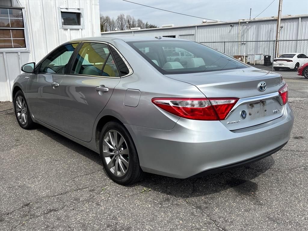 Used 2017 Toyota Camry XLE w/ Moonroof Package image 14