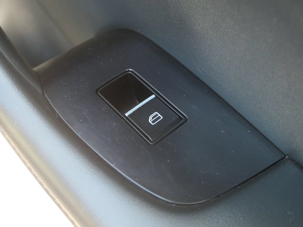 Used 2024 MAZDA MAZDA3 s FWD image 25