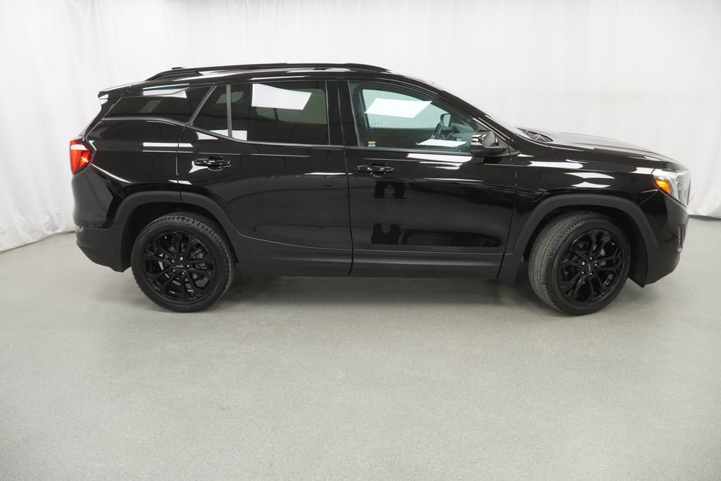Used 2021 GMC Terrain SLT w/ Elevation Edition FWD image 9