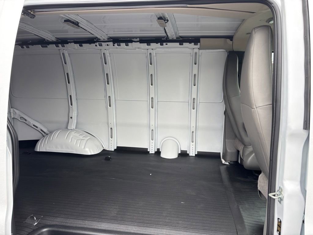 New 2025 Chevrolet Express 3500 w/ Driver Convenience Package RWD image 11