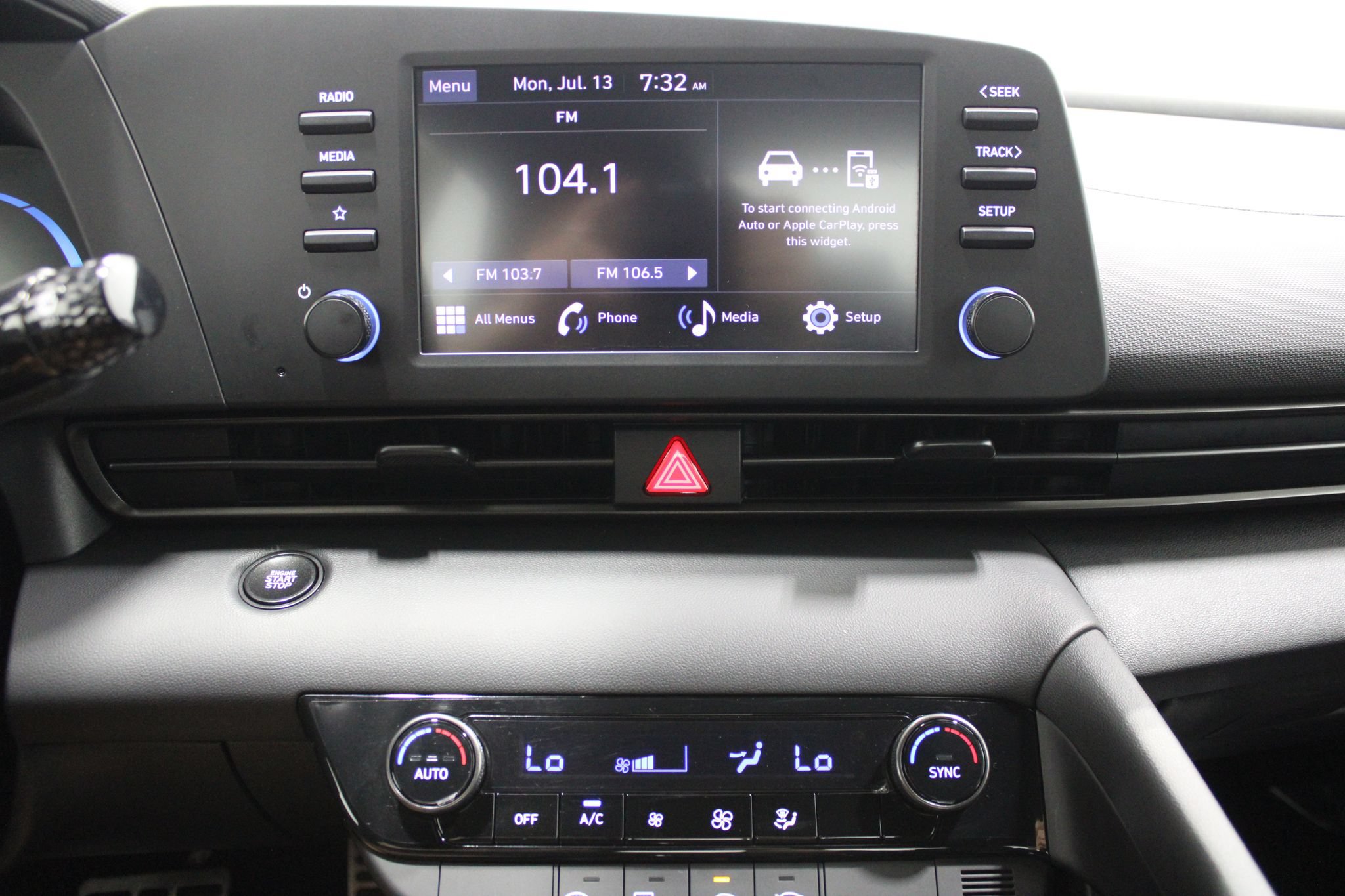 Used 2025 Hyundai Elantra Sport FWD image 31