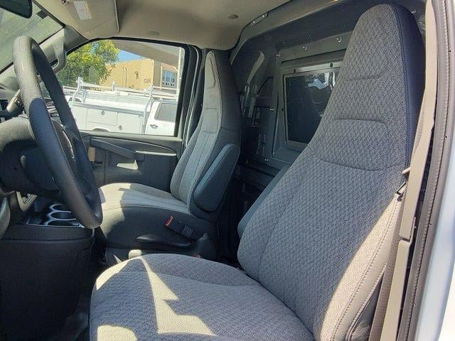New 2026 Chevrolet Express 2500 Extended w/ Communications Package RWD image 17