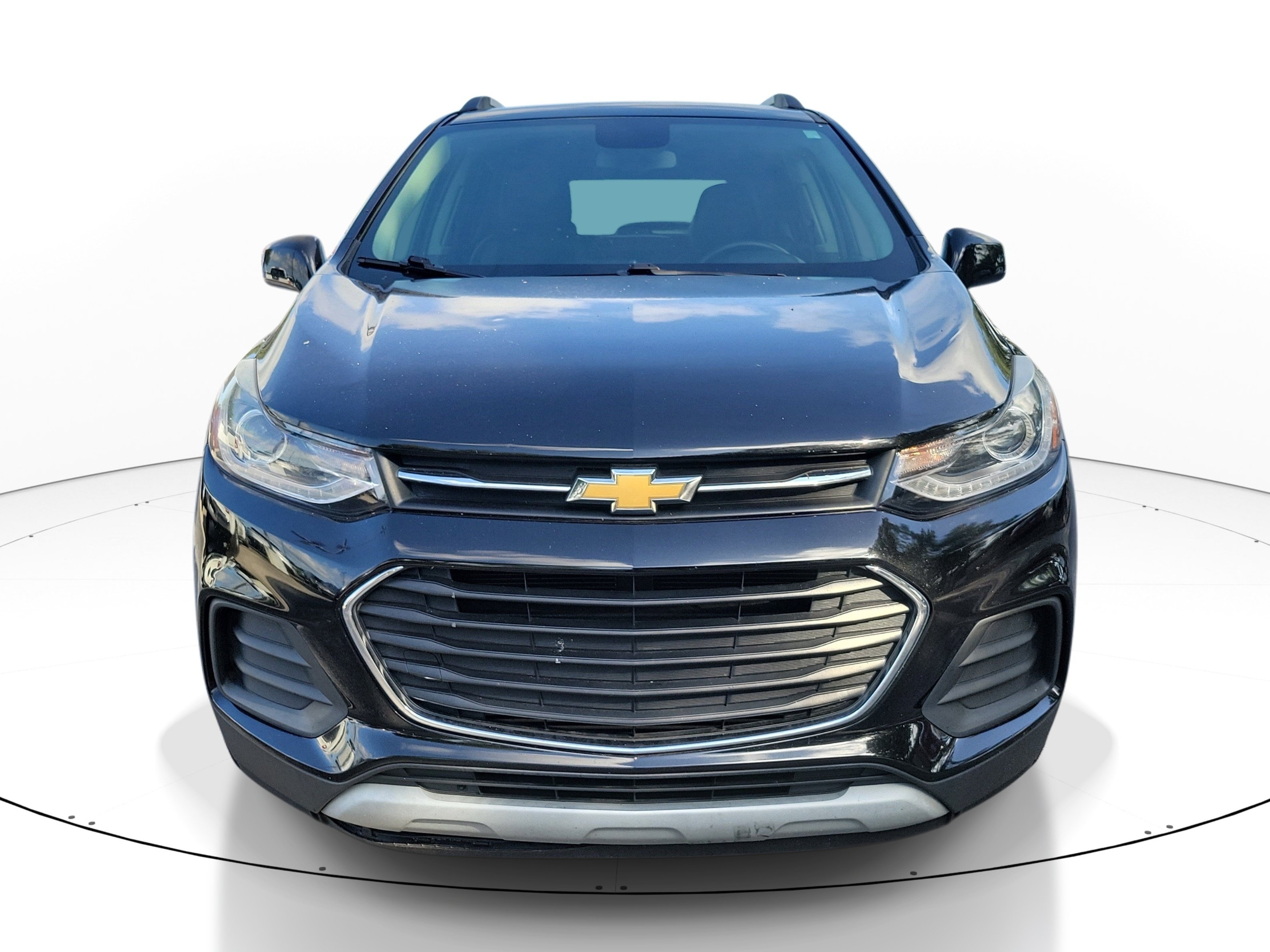 Used 2020 Chevrolet Trax LT w/ Driver Confidence Package FWD image 2