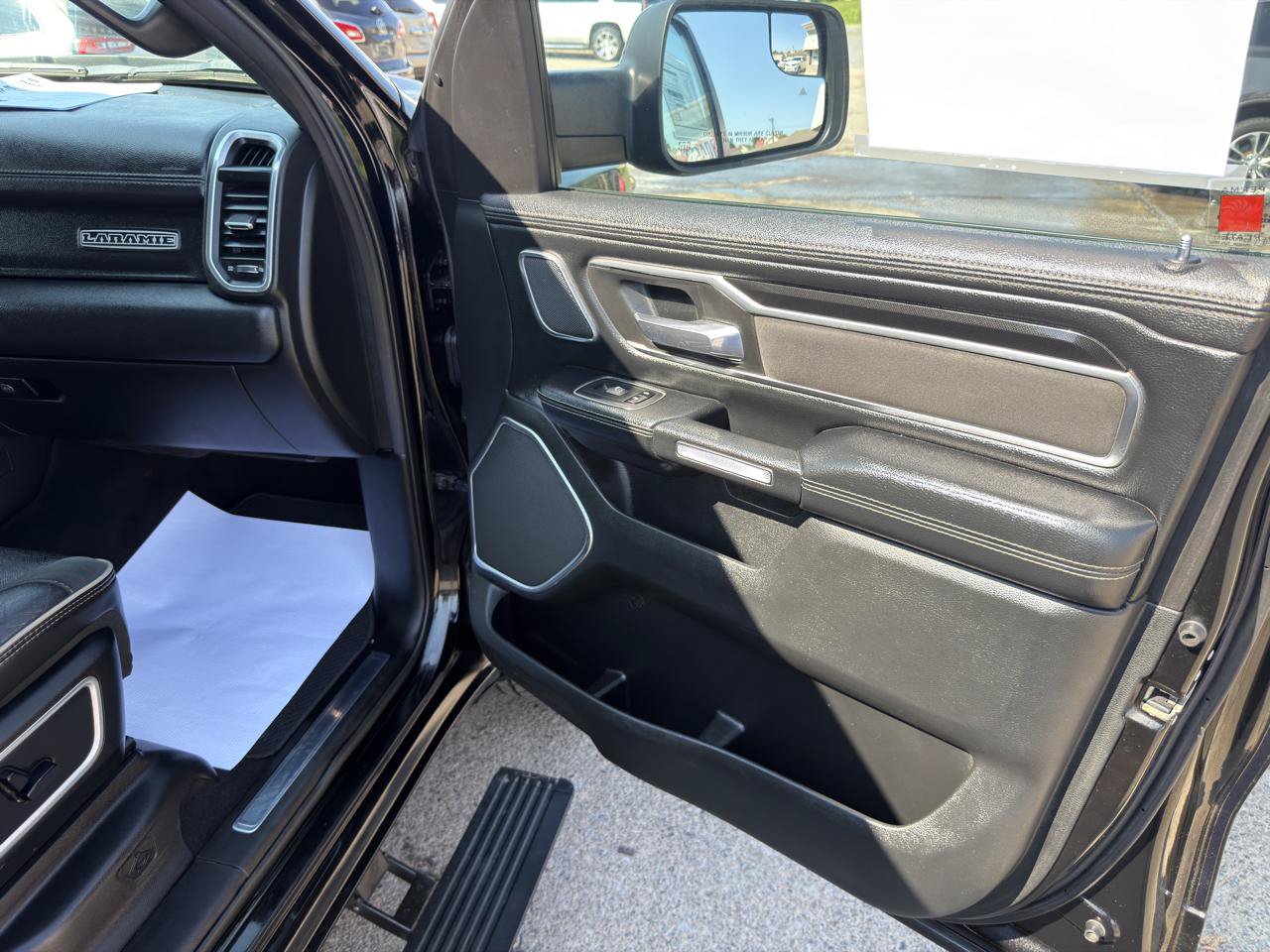 Used 2019 RAM 1500 Laramie AWD/4WD image 29