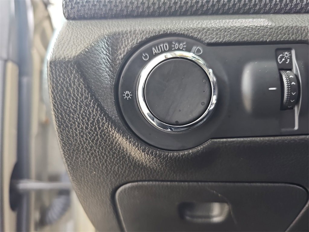 Used 2015 Chevrolet Cruze LT image 29