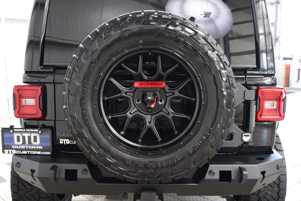 Used 2025 Jeep Wrangler Unlimited Sahara AWD/4WD image 24