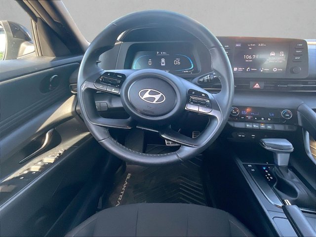Used 2025 Hyundai Elantra Sport FWD image 7