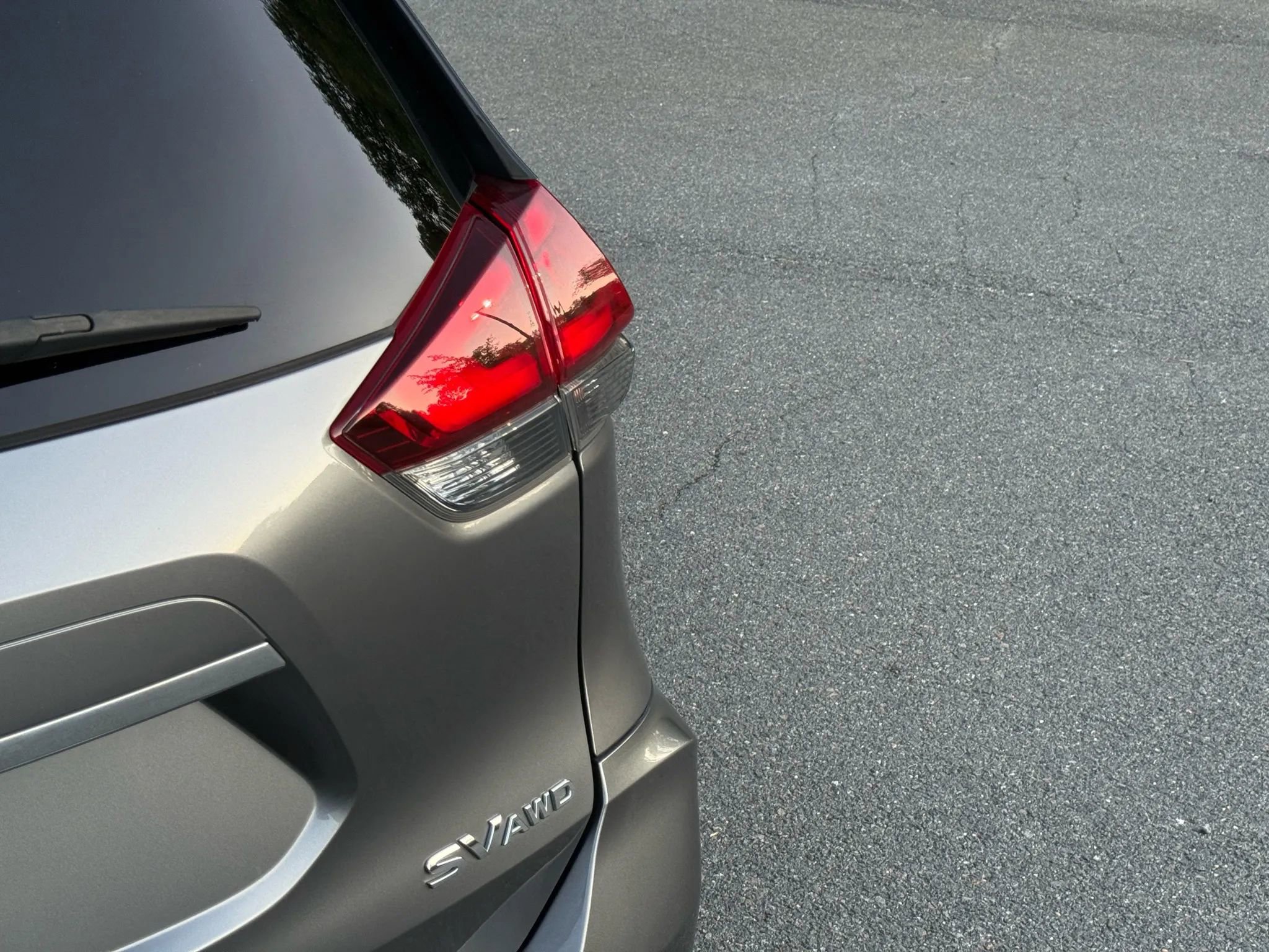 Used 2020 Nissan Rogue SV image 5