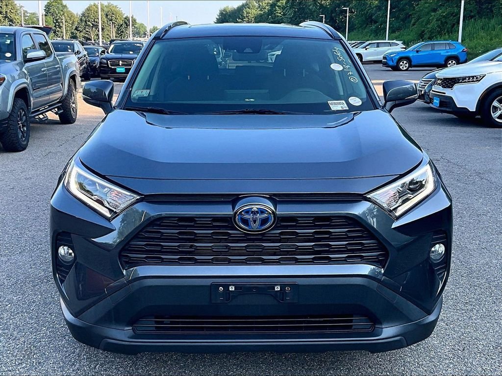 Used 2020 Toyota RAV4 XLE w/ Convenience Package AWD/4WD image 2