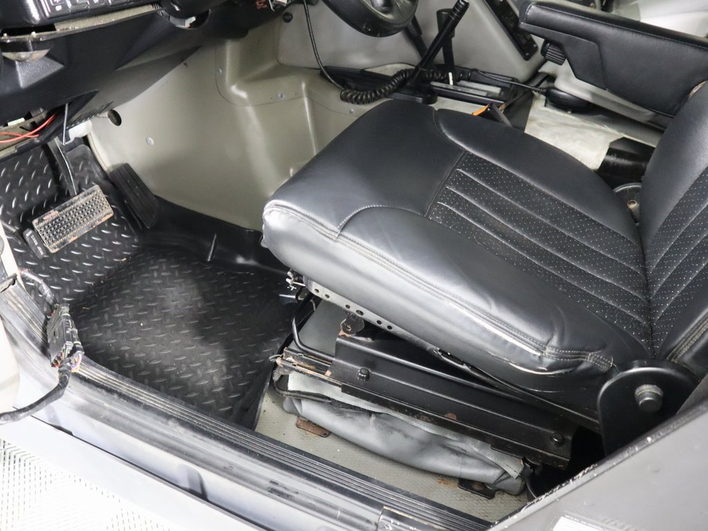 Used 1997 HUMMER H1 4-Door Open Top image 25