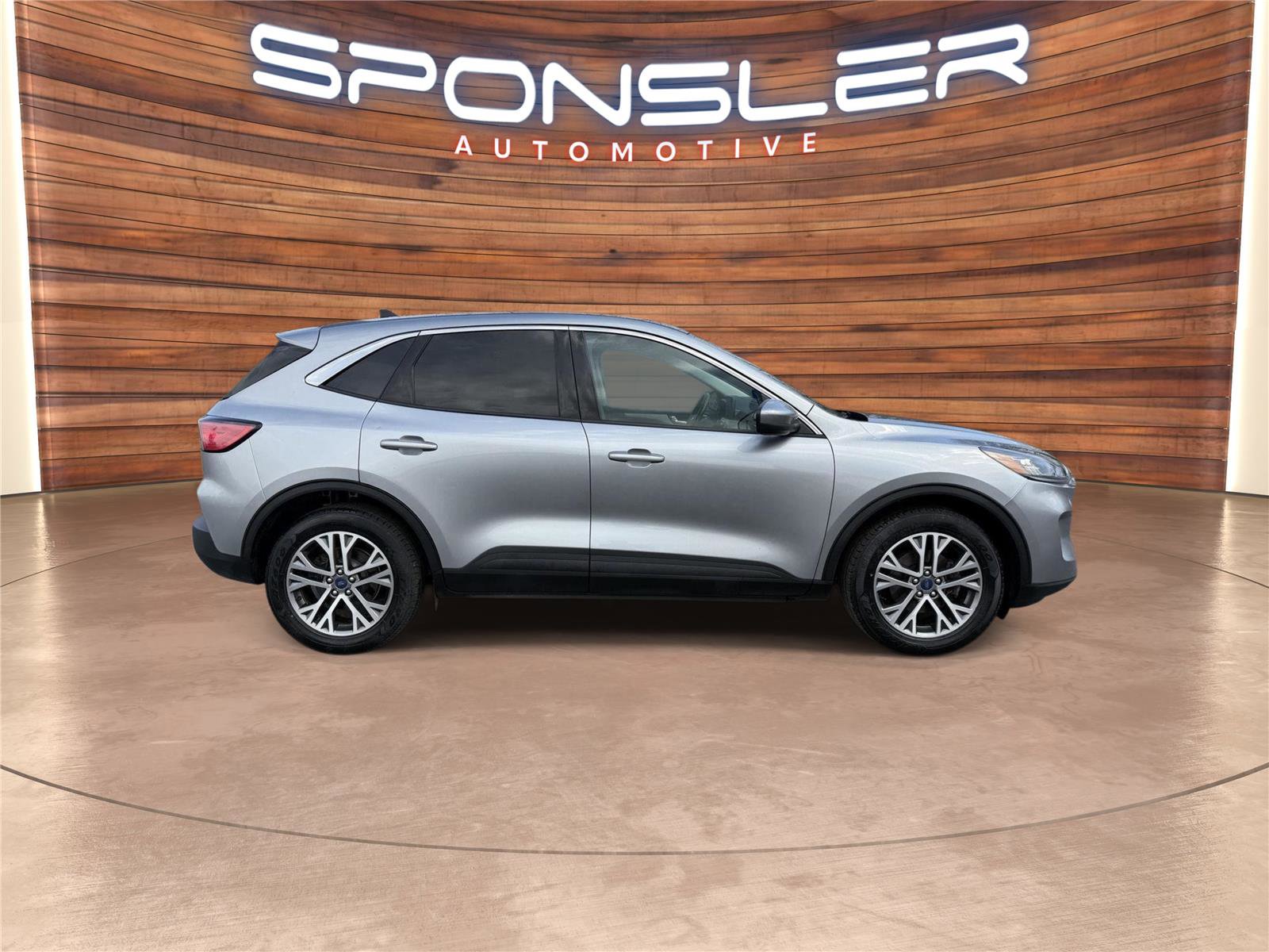 Used 2022 Ford Escape SEL image 8